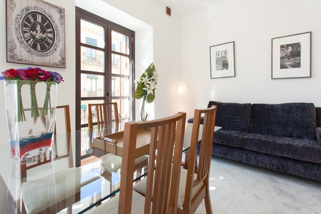 Holi-Rent Castilla Севилья Экстерьер фото