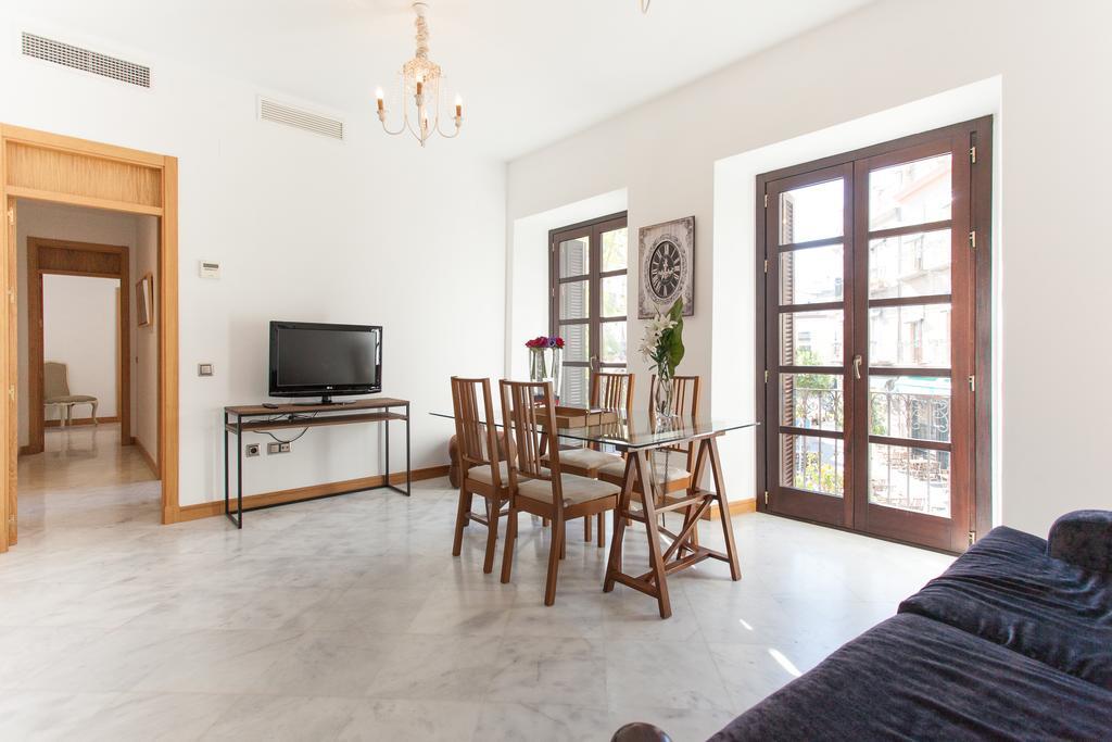 Holi-Rent Castilla Севилья Экстерьер фото