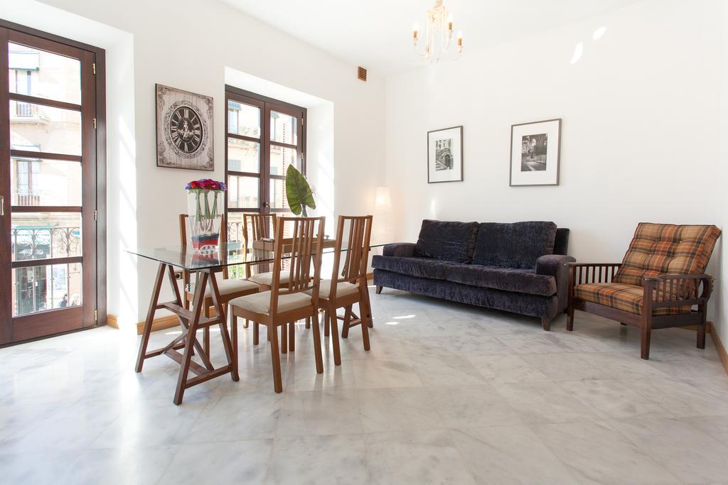 Holi-Rent Castilla Севилья Экстерьер фото